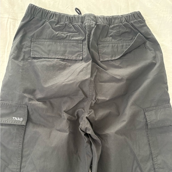 Aritzia TNA Black Parachute Cargo Pants - Picture 14 of 15